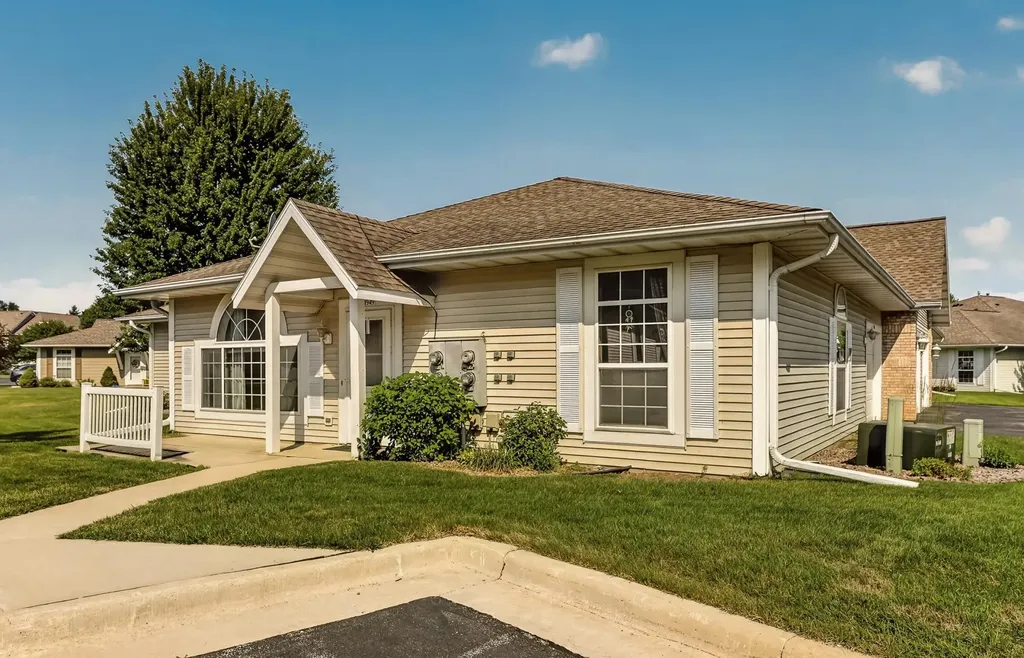 1949 Topaz Pointe Lane SW Rochester MN 55902