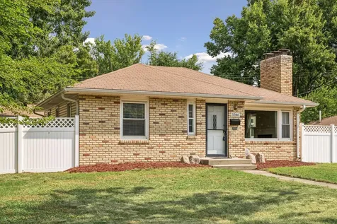 5340 46th Avenue N Robbinsdale MN 55422