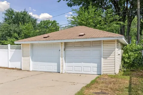 5340 46th Avenue N Robbinsdale MN 55422