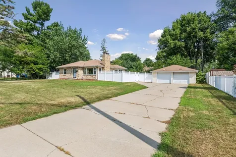 5340 46th Avenue N Robbinsdale MN 55422