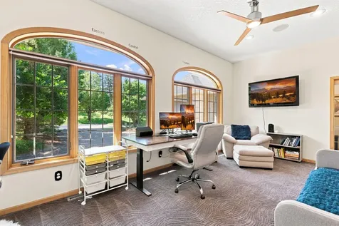 1084 Parkview Lane Victoria MN 55386