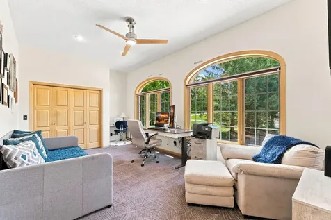 1084 Parkview Lane Victoria MN 55386