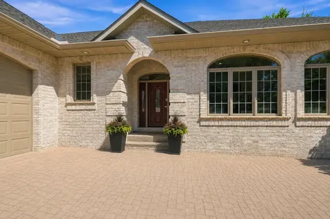 1084 Parkview Lane Victoria MN 55386