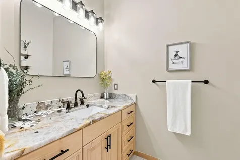 1084 Parkview Lane Victoria MN 55386