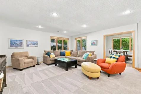 1084 Parkview Lane Victoria MN 55386