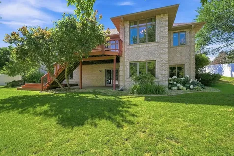1084 Parkview Lane Victoria MN 55386