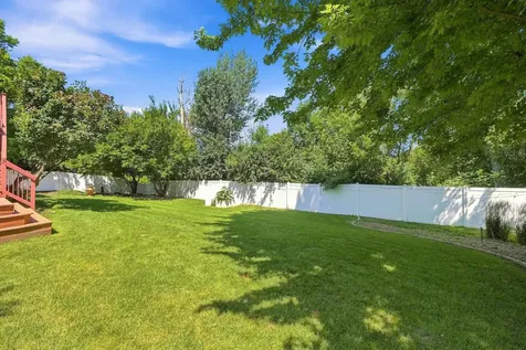 1084 Parkview Lane Victoria MN 55386