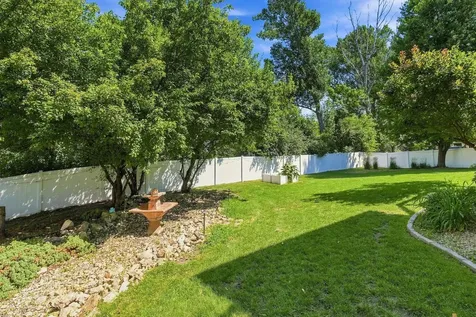 1084 Parkview Lane Victoria MN 55386