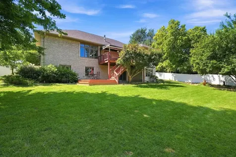 1084 Parkview Lane Victoria MN 55386