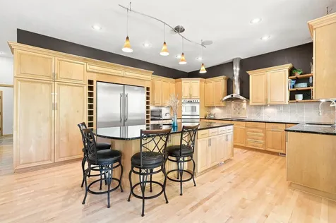 1084 Parkview Lane Victoria MN 55386