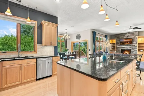 1084 Parkview Lane Victoria MN 55386