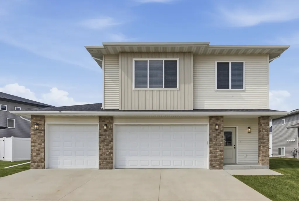 810 Albert Drive W West Fargo ND 58078