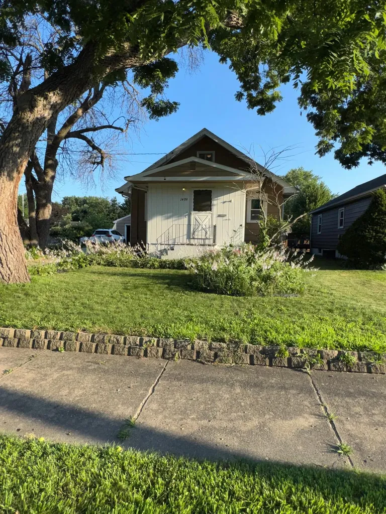 1409 6th Avenue NW Austin MN 55912