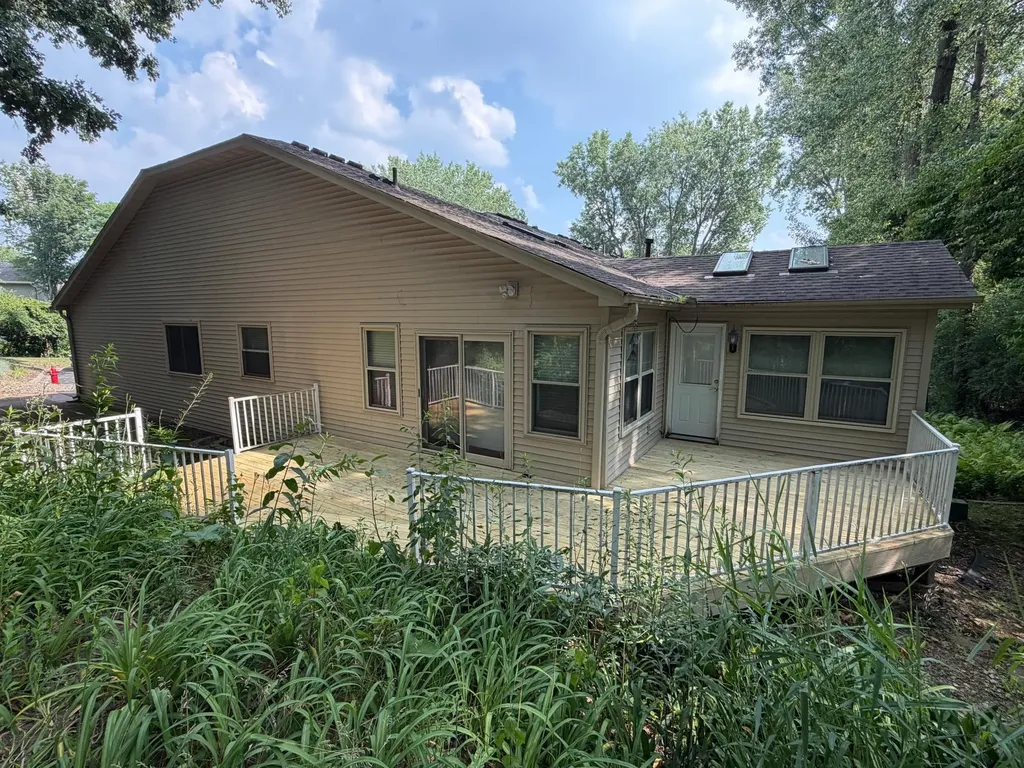 901 Oakwood Heights Circle Eagan MN 55123