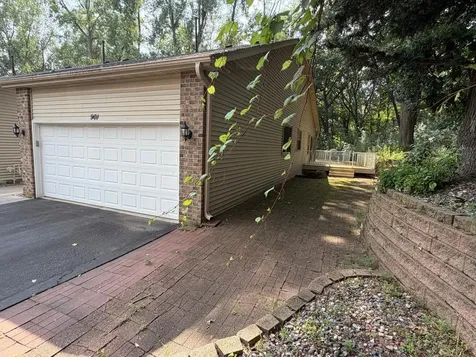 901 Oakwood Heights Circle Eagan MN 55123