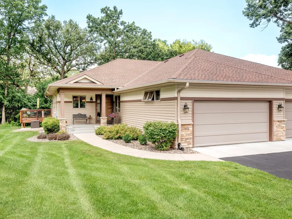 2621 Cardinal Court North Saint Paul MN 55109