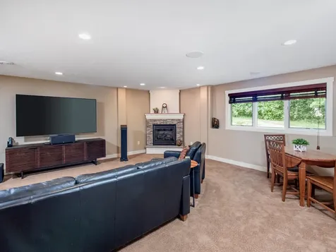 2621 Cardinal Court North Saint Paul MN 55109