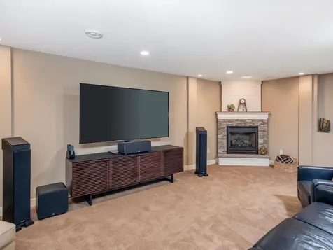 2621 Cardinal Court North Saint Paul MN 55109