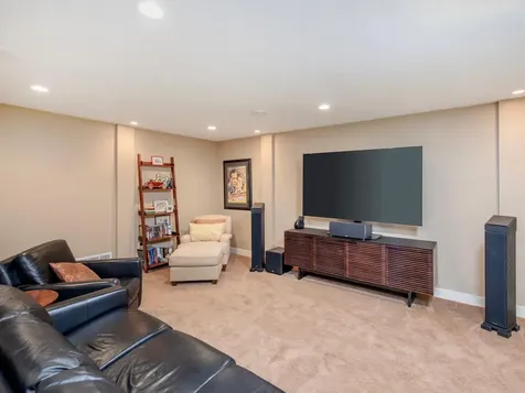 2621 Cardinal Court North Saint Paul MN 55109