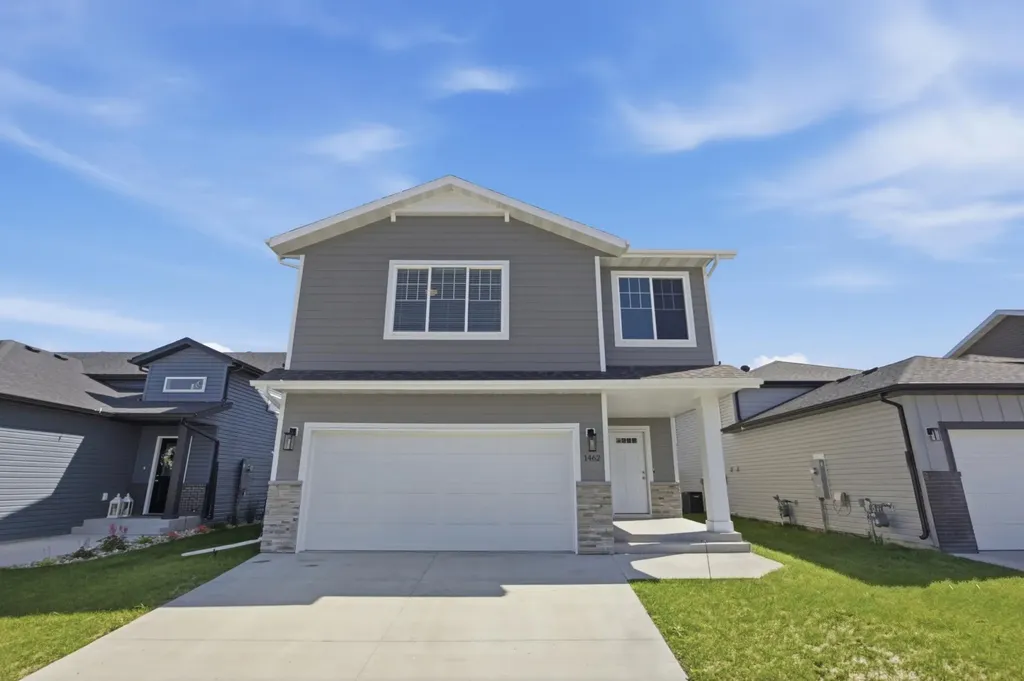 1462 68th Avenue S Fargo ND 58104