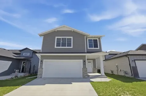 1462 68th Avenue S Fargo ND 58104