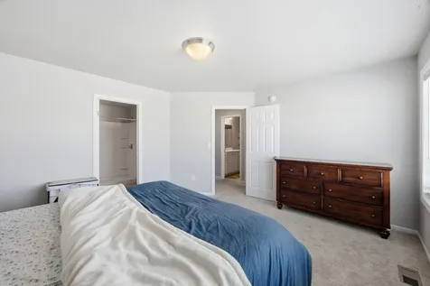 1462 68th Avenue S Fargo ND 58104