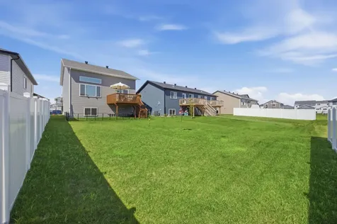 1462 68th Avenue S Fargo ND 58104