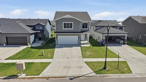 1462 68th Avenue S Fargo ND 58104