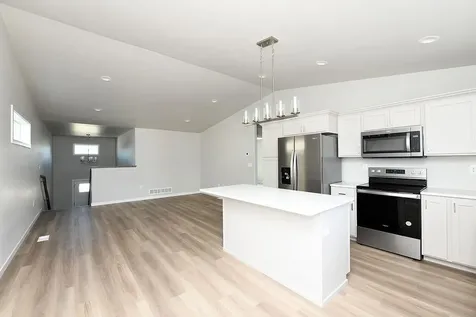 1143 60th Avenue W West Fargo ND 58078