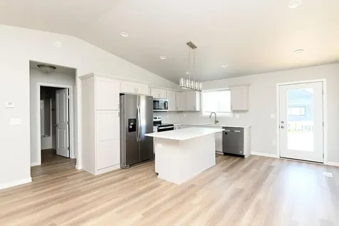 1143 60th Avenue W West Fargo ND 58078