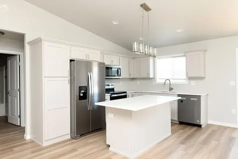 1143 60th Avenue W West Fargo ND 58078