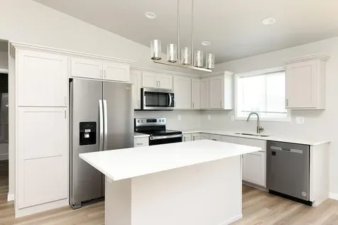 1143 60th Avenue W West Fargo ND 58078