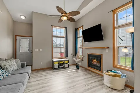 1824 Bridgewater Boulevard S Cambridge MN 55008