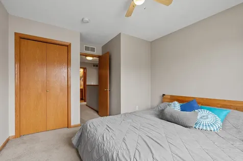 1824 Bridgewater Boulevard S Cambridge MN 55008
