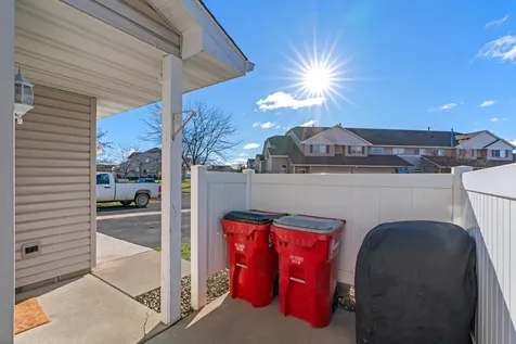 1824 Bridgewater Boulevard S Cambridge MN 55008