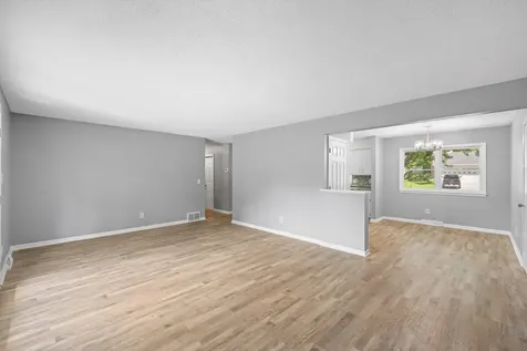 8941 48th Avenue N New Hope MN 55428