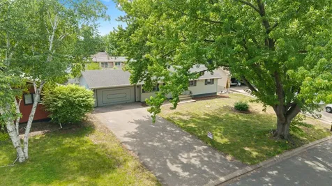 8941 48th Avenue N New Hope MN 55428