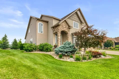 5827 Silverleaf Drive S Fargo ND 58104