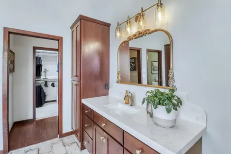 5827 Silverleaf Drive S Fargo ND 58104