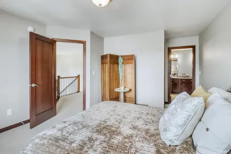 5827 Silverleaf Drive S Fargo ND 58104