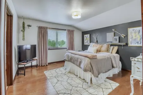5827 Silverleaf Drive S Fargo ND 58104