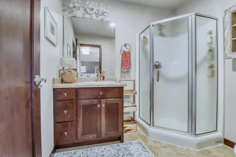 5827 Silverleaf Drive S Fargo ND 58104