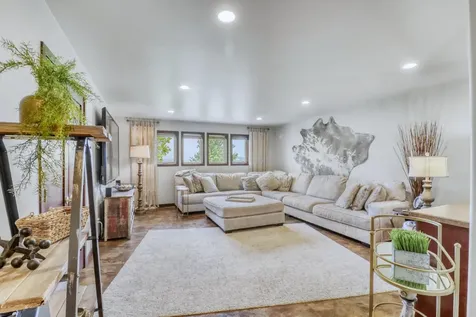 5827 Silverleaf Drive S Fargo ND 58104