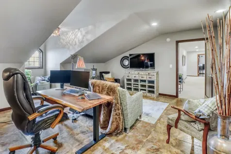 5827 Silverleaf Drive S Fargo ND 58104