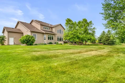 5827 Silverleaf Drive S Fargo ND 58104