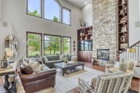 5827 Silverleaf Drive S Fargo ND 58104