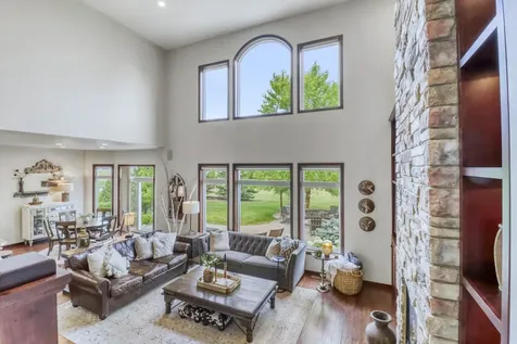 5827 Silverleaf Drive S Fargo ND 58104