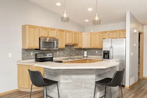 955 42nd Avenue W West Fargo ND 58078
