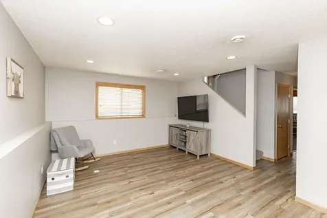 955 42nd Avenue W West Fargo ND 58078