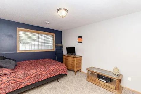 955 42nd Avenue W West Fargo ND 58078
